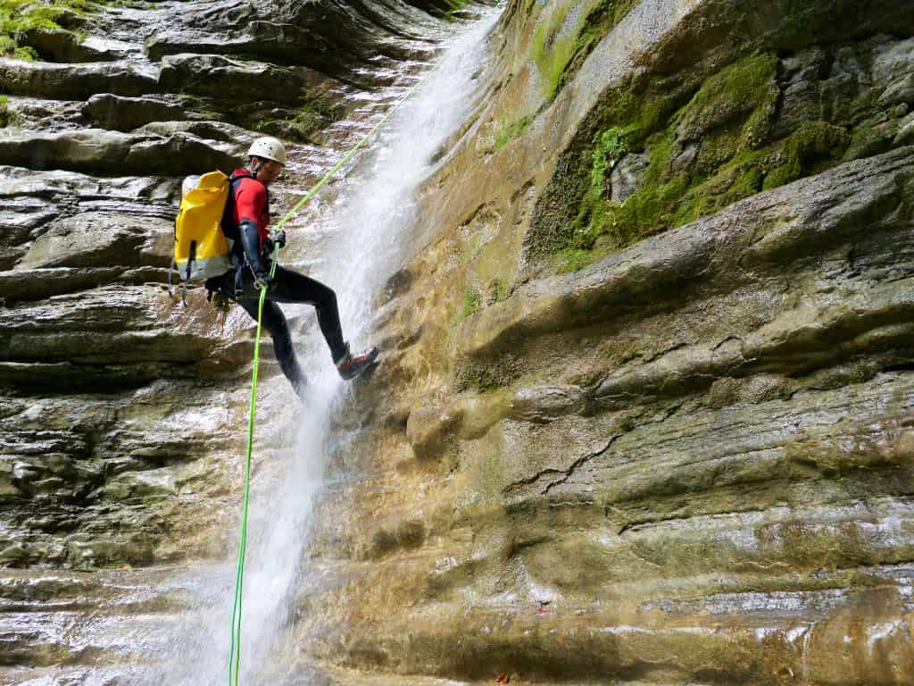 qu-est-ce-que-le-canyoning